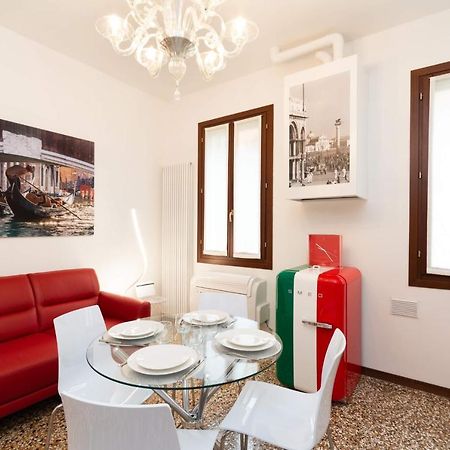 Just Urban Stays - Castello 5067 Boutique Apartment Venedik Dış mekan fotoğraf